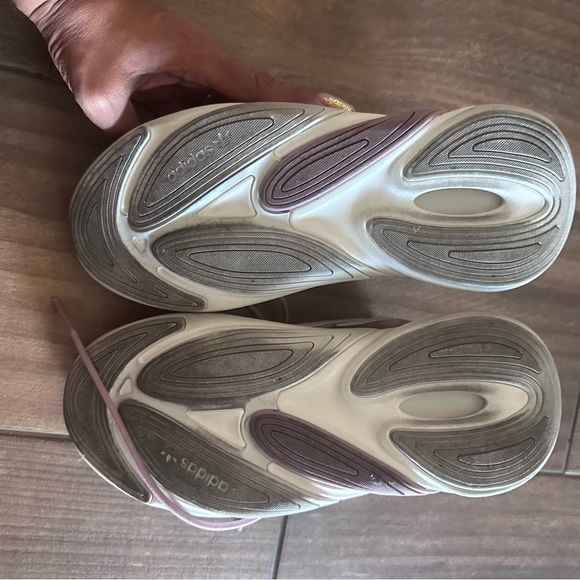 Adidas Ozelia sneakers - Picture 5 of 10